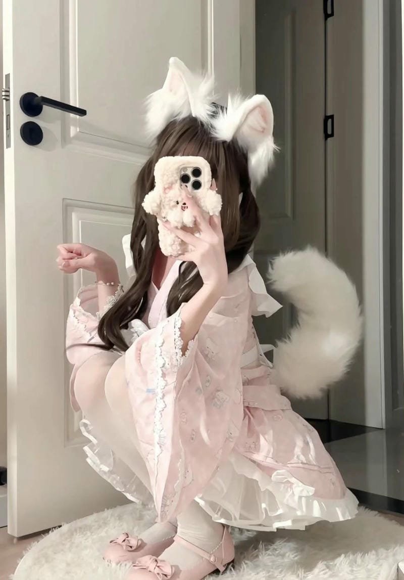 mèo cosplay anime​