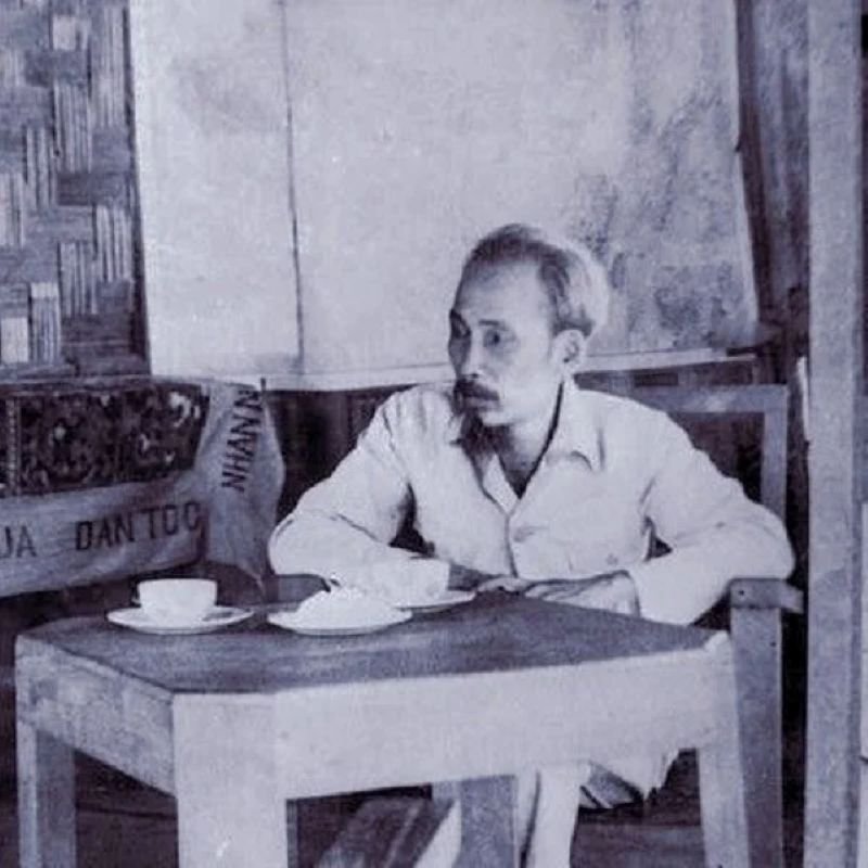 ảnh bác hồ đen trắng (18)