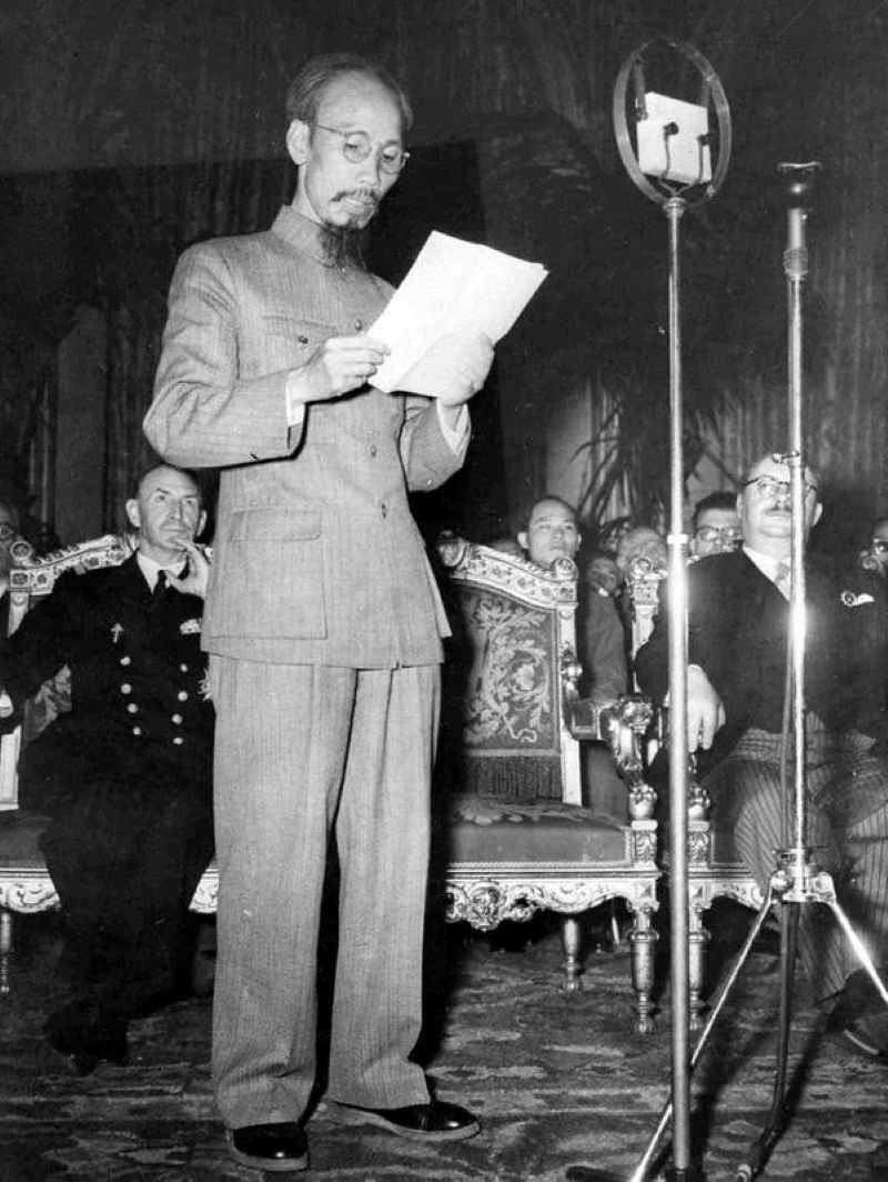 ảnh bác hồ đen trắng (19)