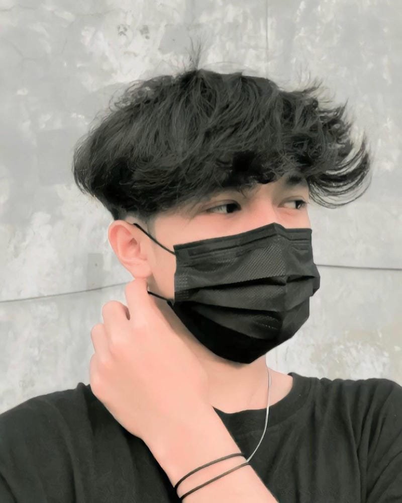 ảnh con trai đeo khẩu trang đen (20)