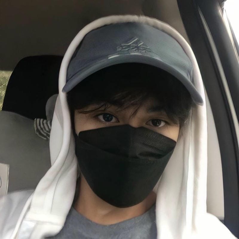 ảnh con trai đeo khẩu trang đen (24)