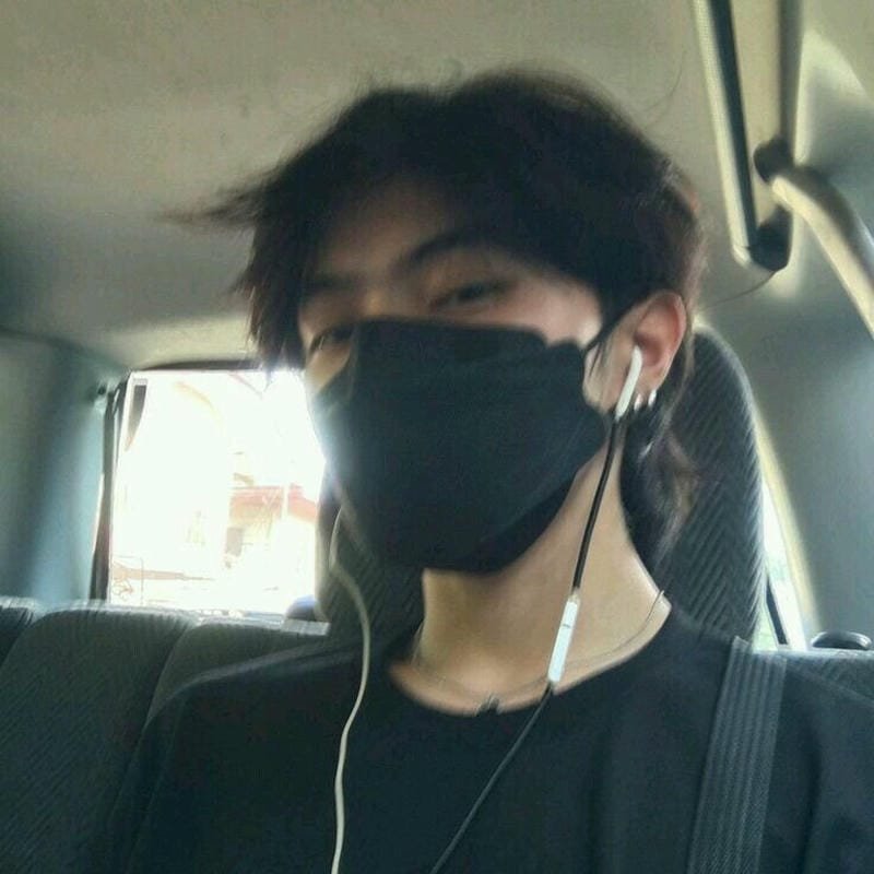 ảnh con trai đeo khẩu trang đen (5)