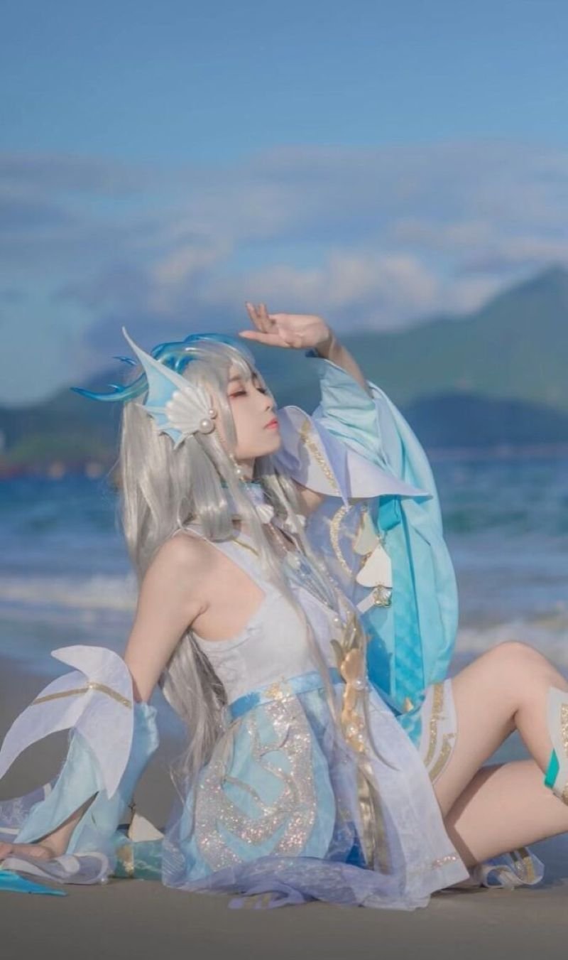 cosplay dieu thuyen tiec bai bien