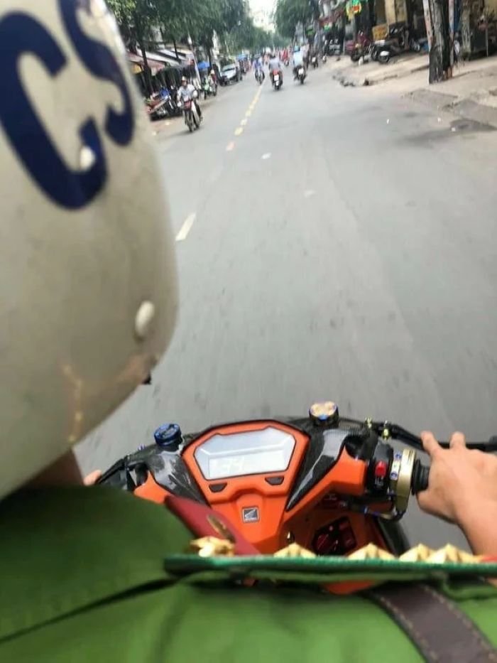 ảnh công an bắt xe (3) ảnh công an bắt xe (3)