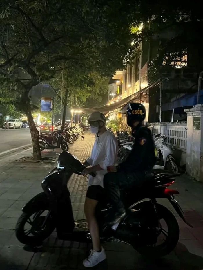 ảnh công an bắt xe (5) ảnh công an bắt xe (5)