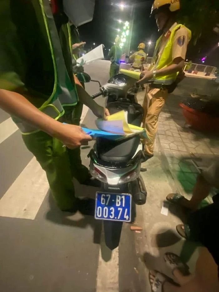 ảnh công an bắt xe máy ảnh công an bắt xe máy