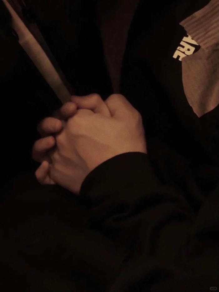 ảnh nắm tay người yêu (10) ảnh nắm tay người yêu (10)