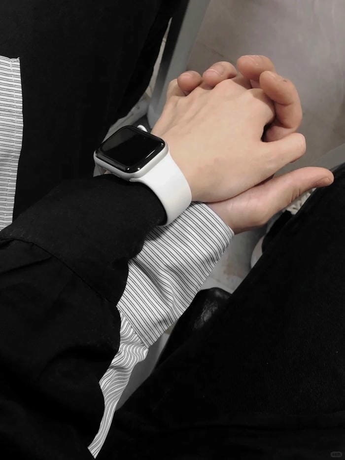 ảnh nắm tay người yêu (14) ảnh nắm tay người yêu (14)