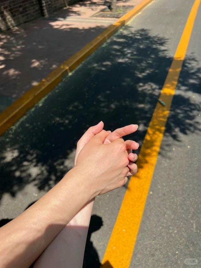 ảnh nắm tay người yêu (18) ảnh nắm tay người yêu (18)