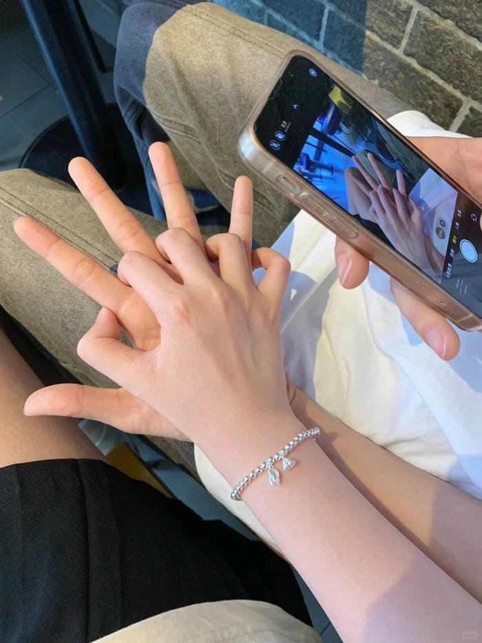 ảnh nắm tay người yêu (22) ảnh nắm tay người yêu (22)