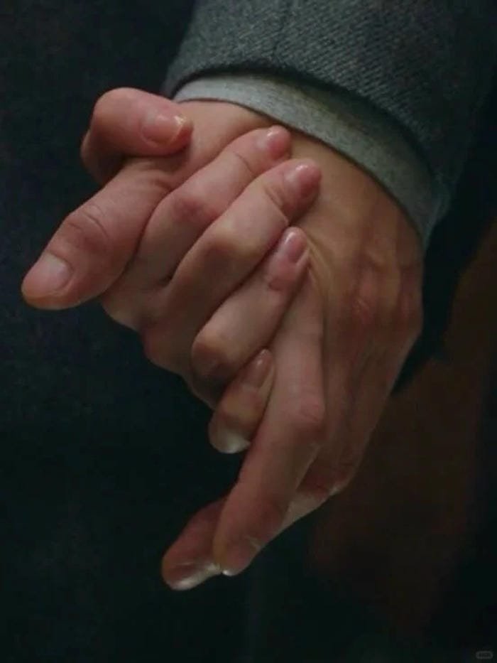 ảnh nắm tay người yêu (30) ảnh nắm tay người yêu (30)