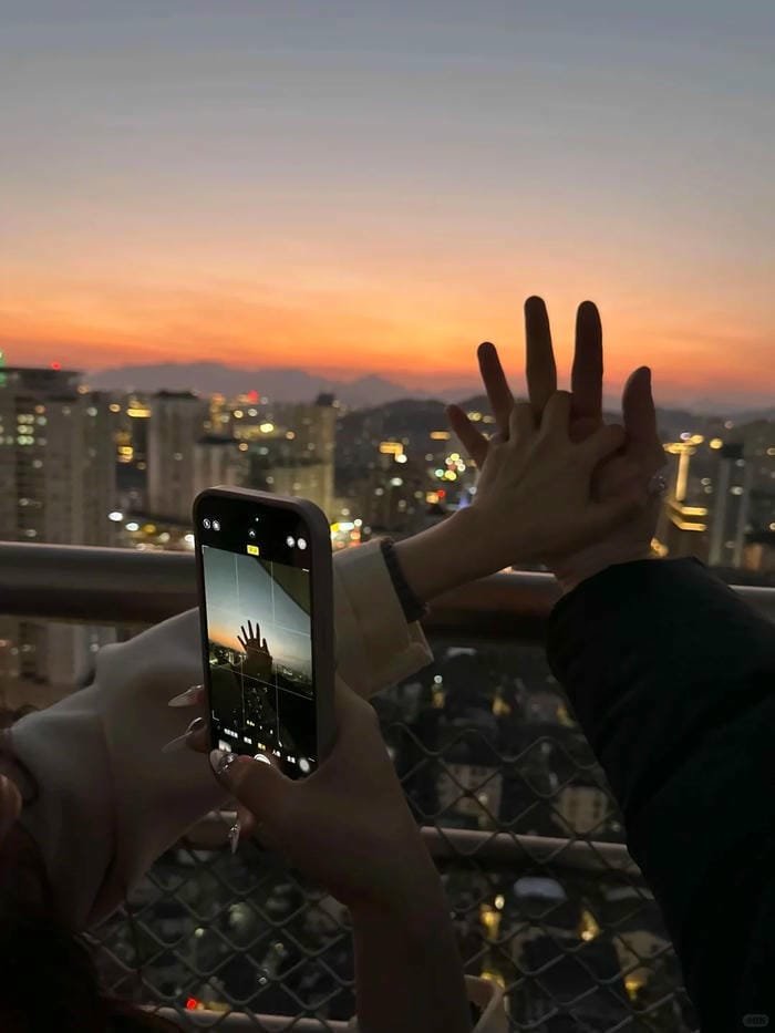 ảnh nắm tay người yêu (7) ảnh nắm tay người yêu (7)