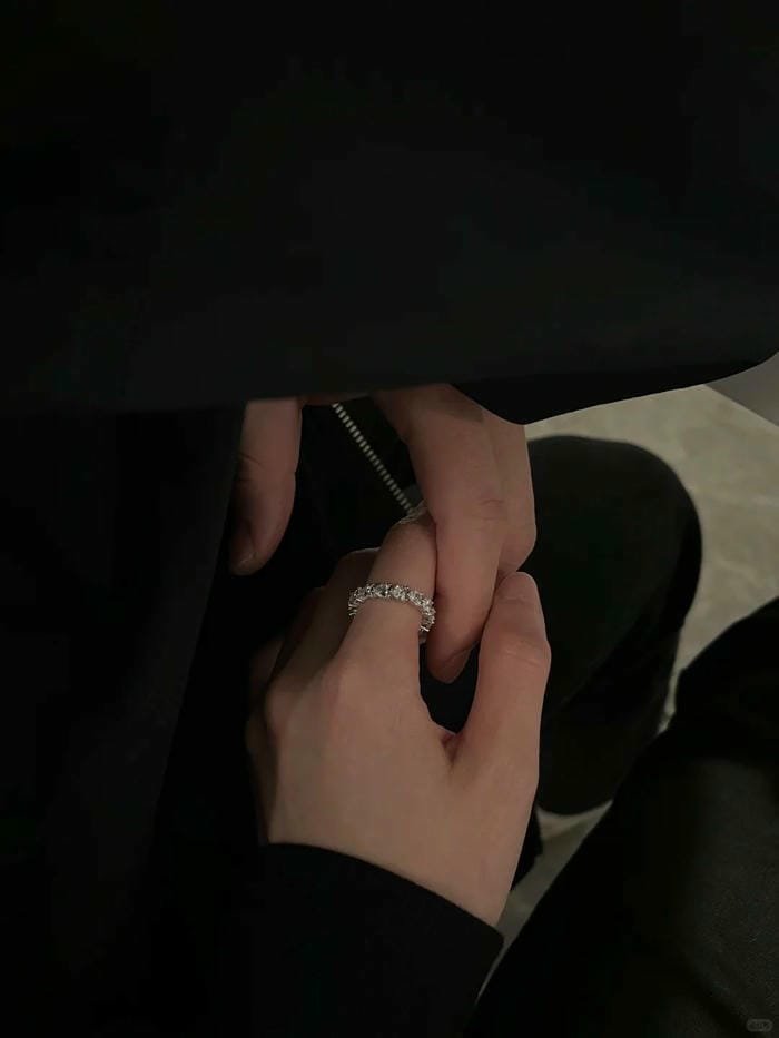 ảnh nắm tay người yêu (8) ảnh nắm tay người yêu (8)