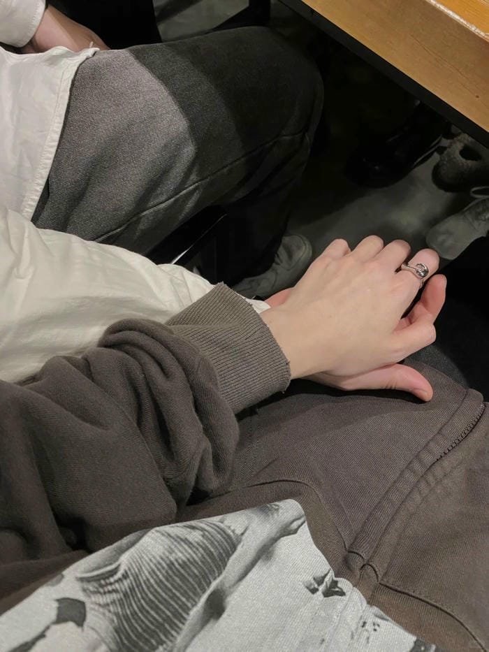 ảnh nắm tay người yêu (9) ảnh nắm tay người yêu (9)