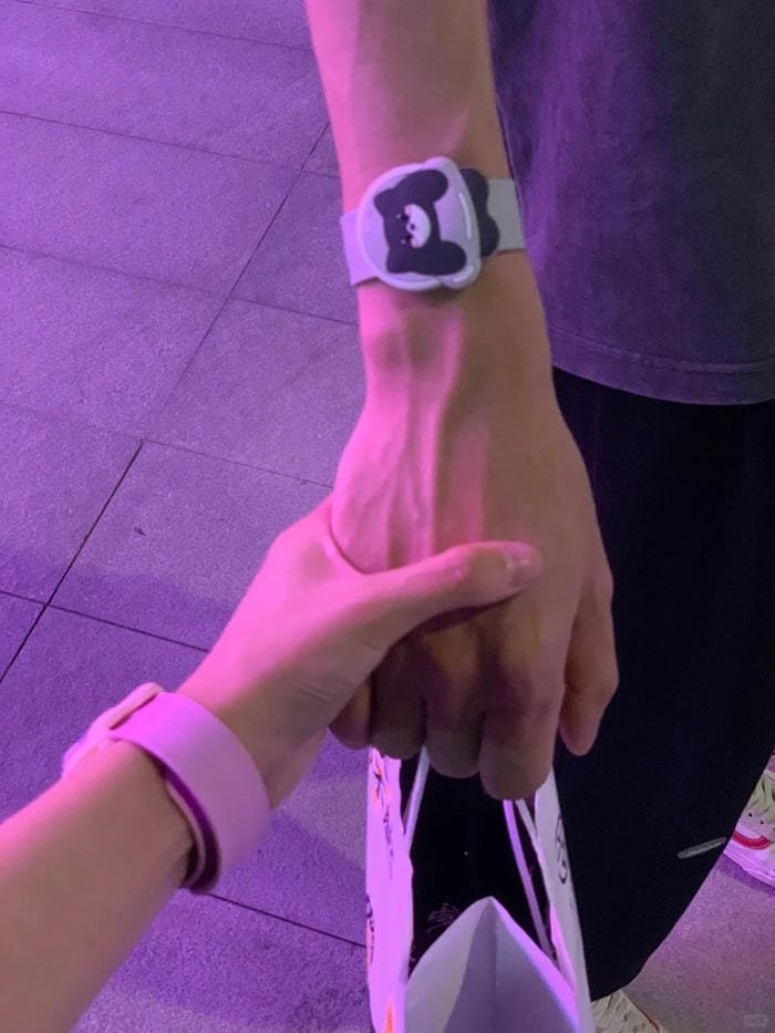 ảnh nắm tay nhau thật (11)