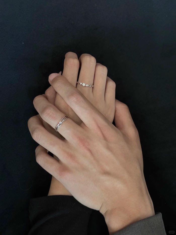 ảnh nắm tay nhau thật (26)