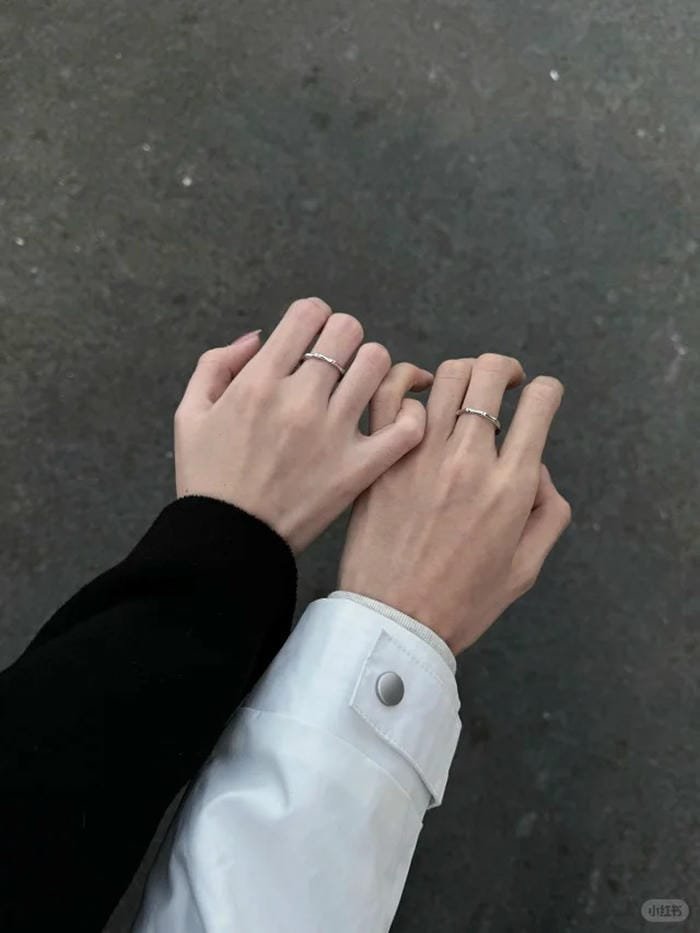 ảnh nắm tay nhau thật (35)