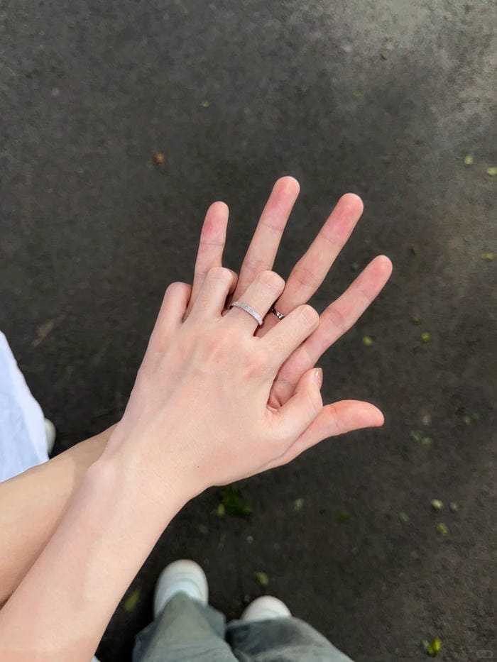 ảnh nắm tay nhau thật (4)