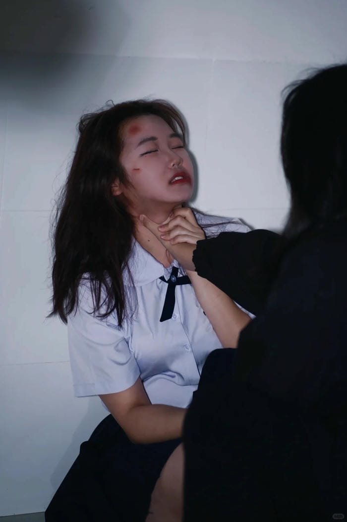 hình ảnh bạo lực học đường (18)