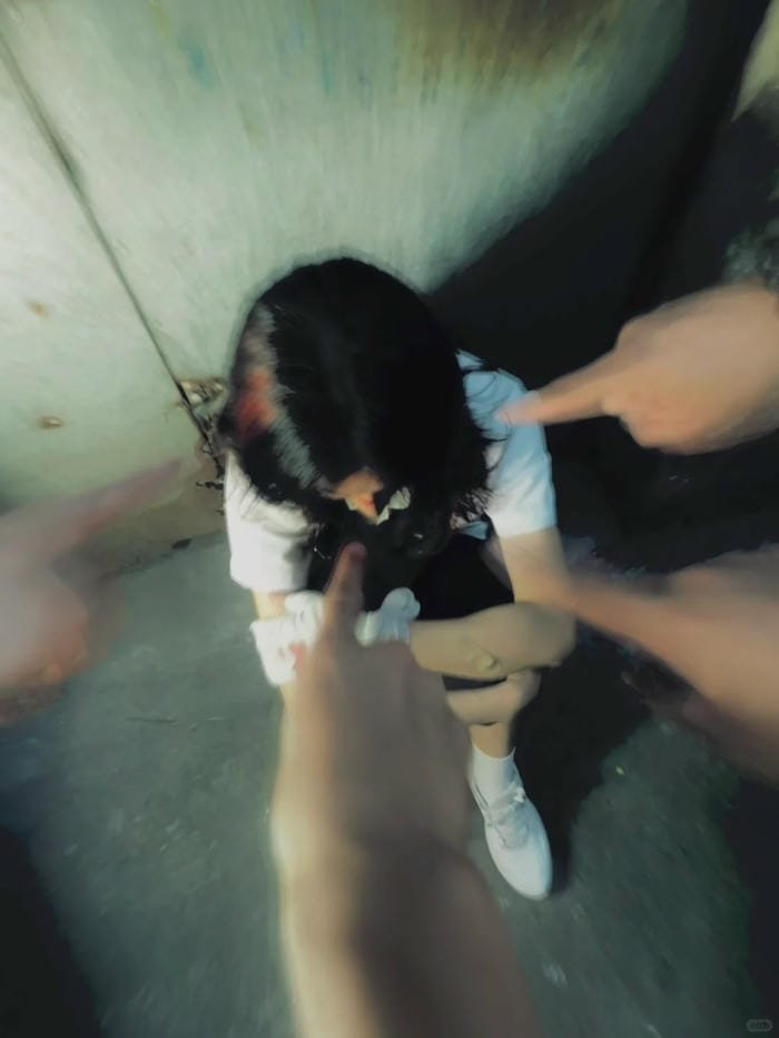 hình ảnh bạo lực học đường (32)