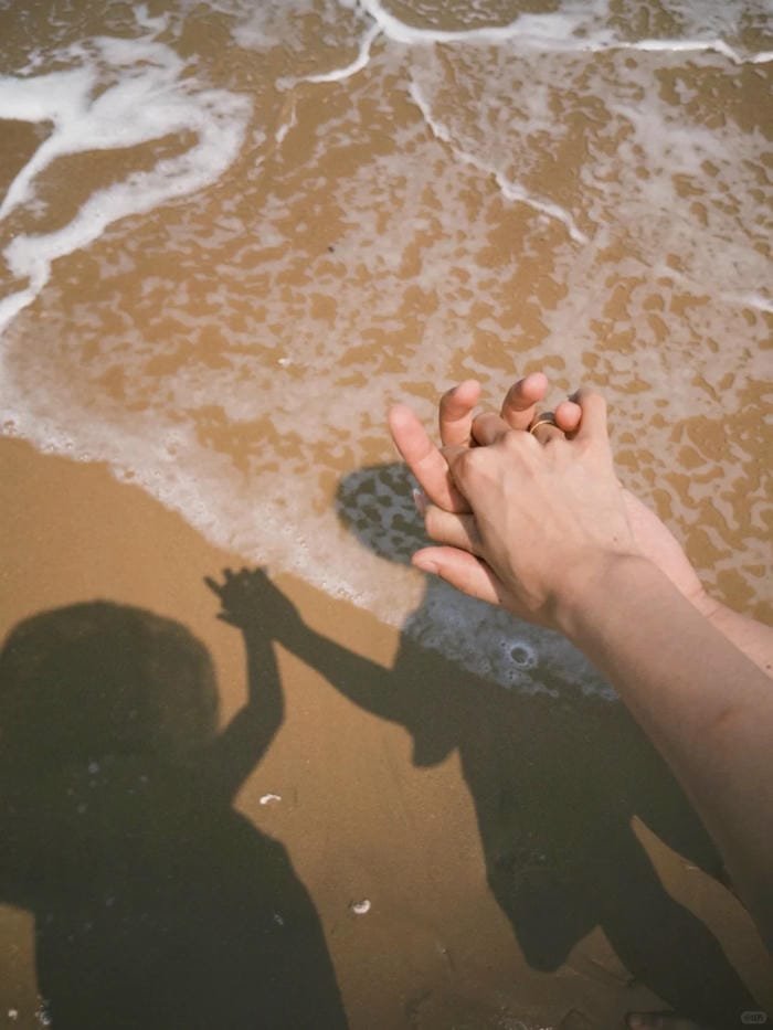 hình ảnh nắm tay nhau thật