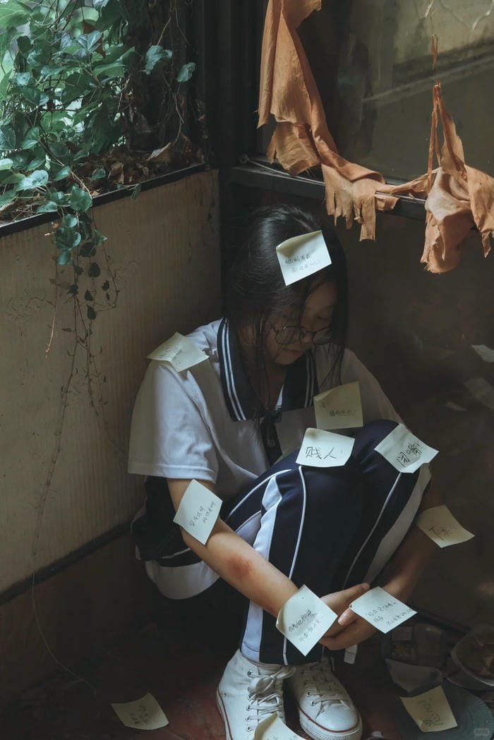 hình ảnh về bạo lực học đường