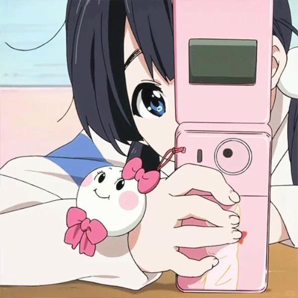 ảnh avatar đẹp anime cầm điện thoại che mặt (5)