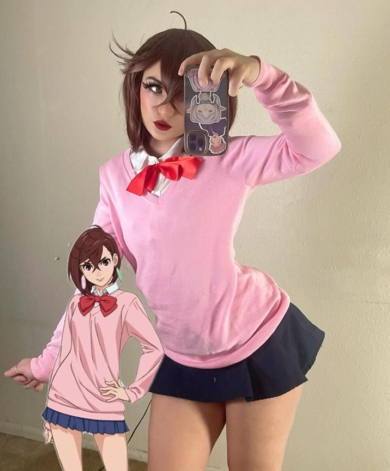 ayase momo cosplay