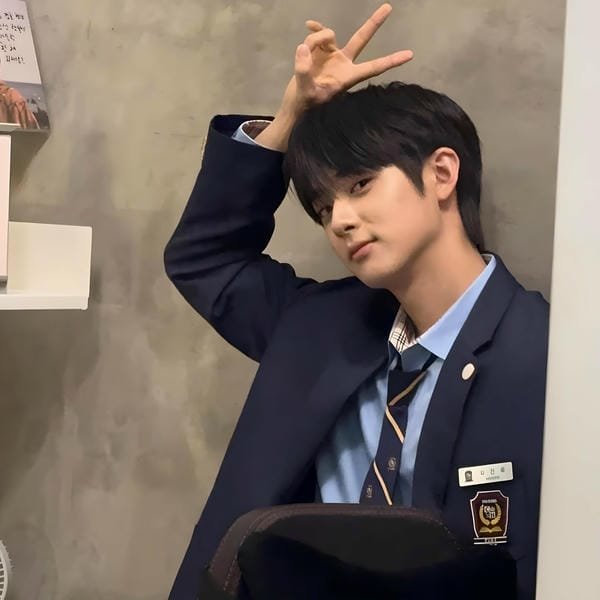 bitch x rich (8) bitch x rich (8)