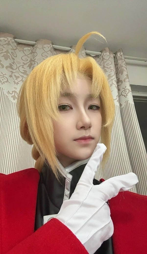 edward elric cosplay (2) edward elric cosplay (2)