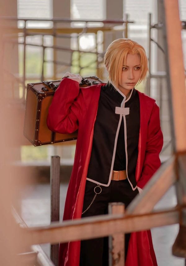 edward elric cosplay (30) edward elric cosplay (30)