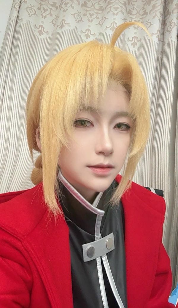edward elric cosplay (5) edward elric cosplay (5)