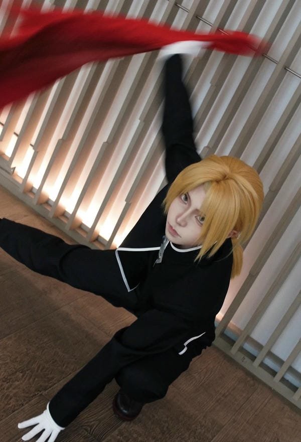 edward elric cosplay (6) edward elric cosplay (6)