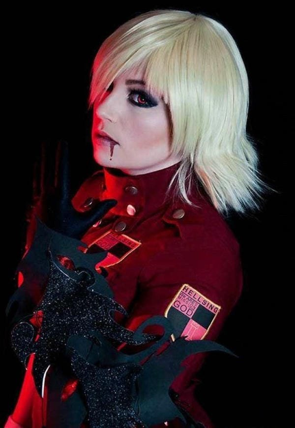hellsing cosplay (3) hellsing cosplay (3)