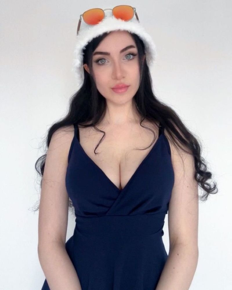 nico robin cosplay (15) nico robin cosplay (15)