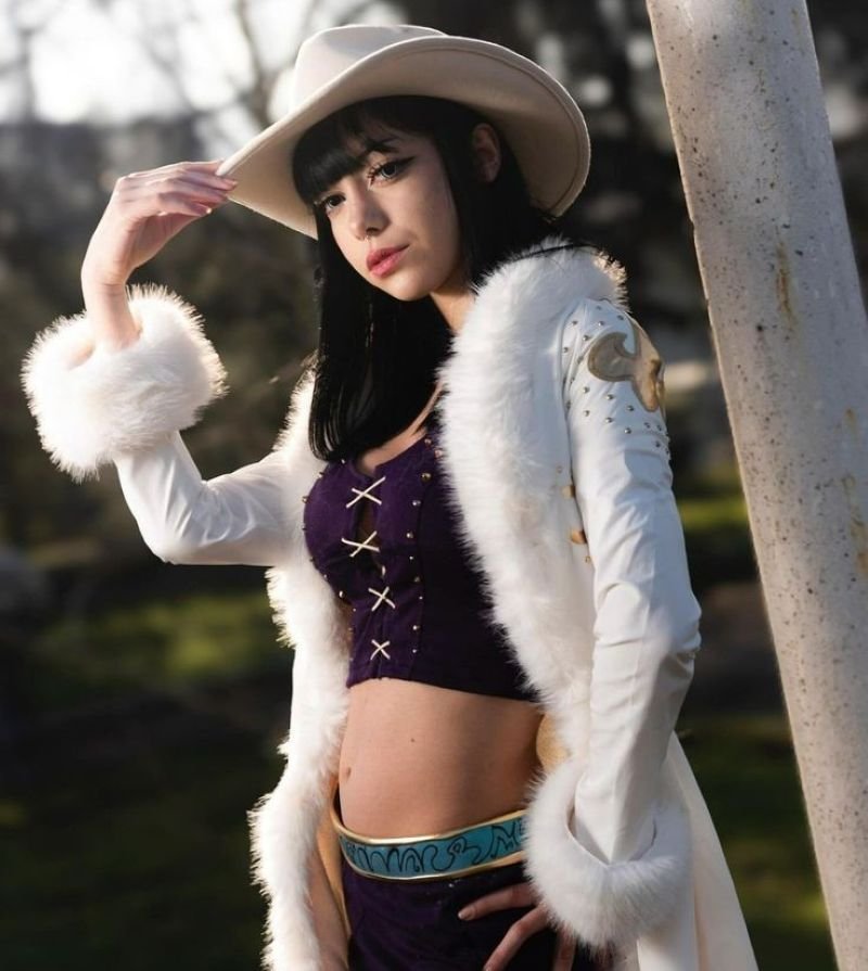 nico robin cosplay (36) nico robin cosplay (36)