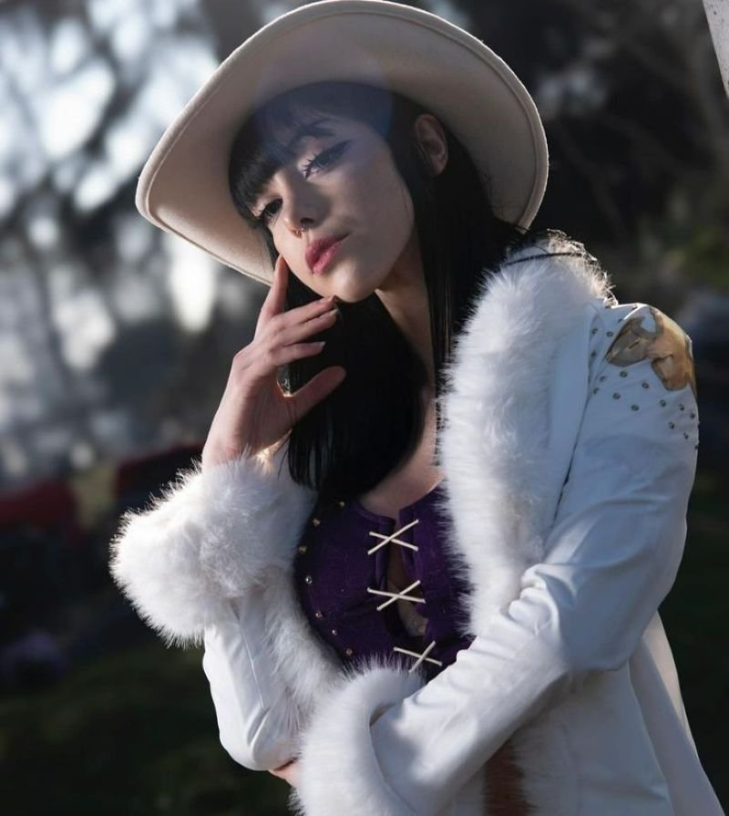 nico robin cosplay (38) nico robin cosplay (38)