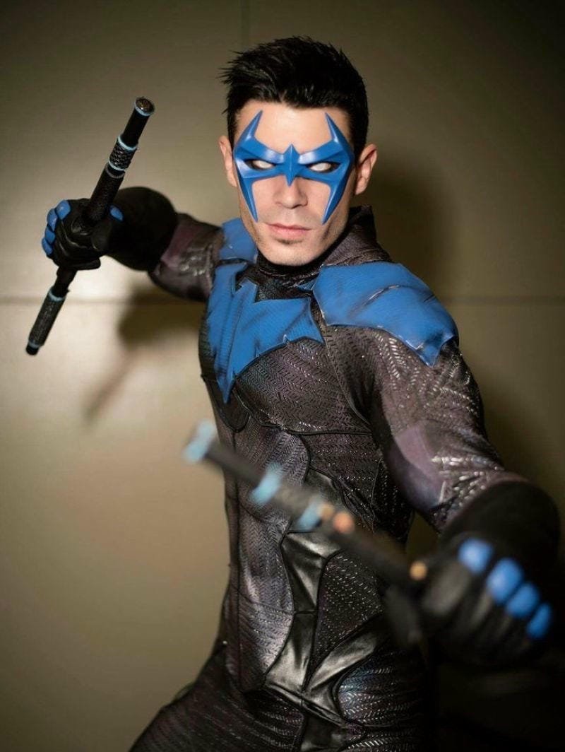 nightwing cosplay (14) nightwing cosplay (14)