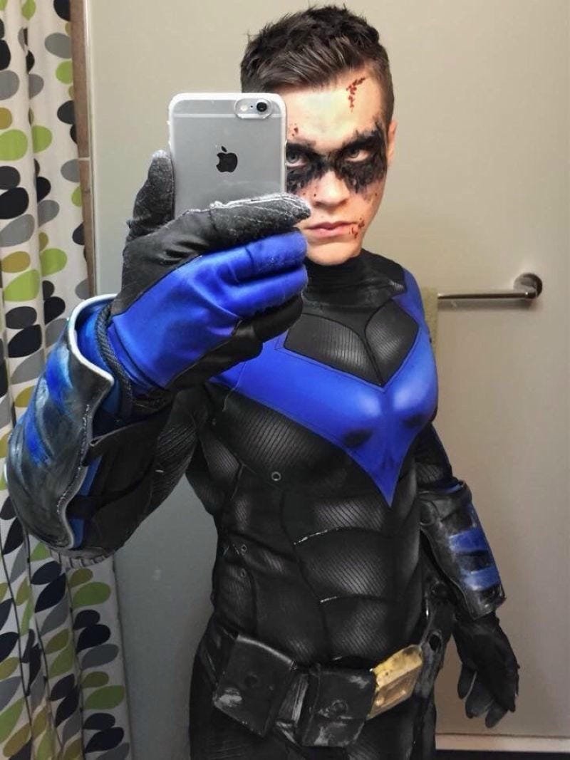 nightwing cosplay (22) nightwing cosplay (22)