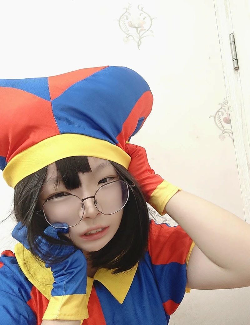 pomni cosplay (41) pomni cosplay (41)