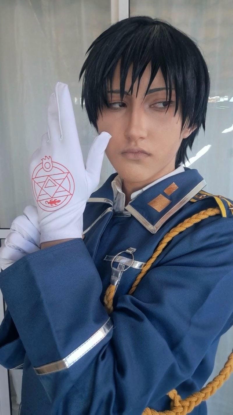 roy mustang cosplay (22)(1) roy mustang cosplay (22)(1)