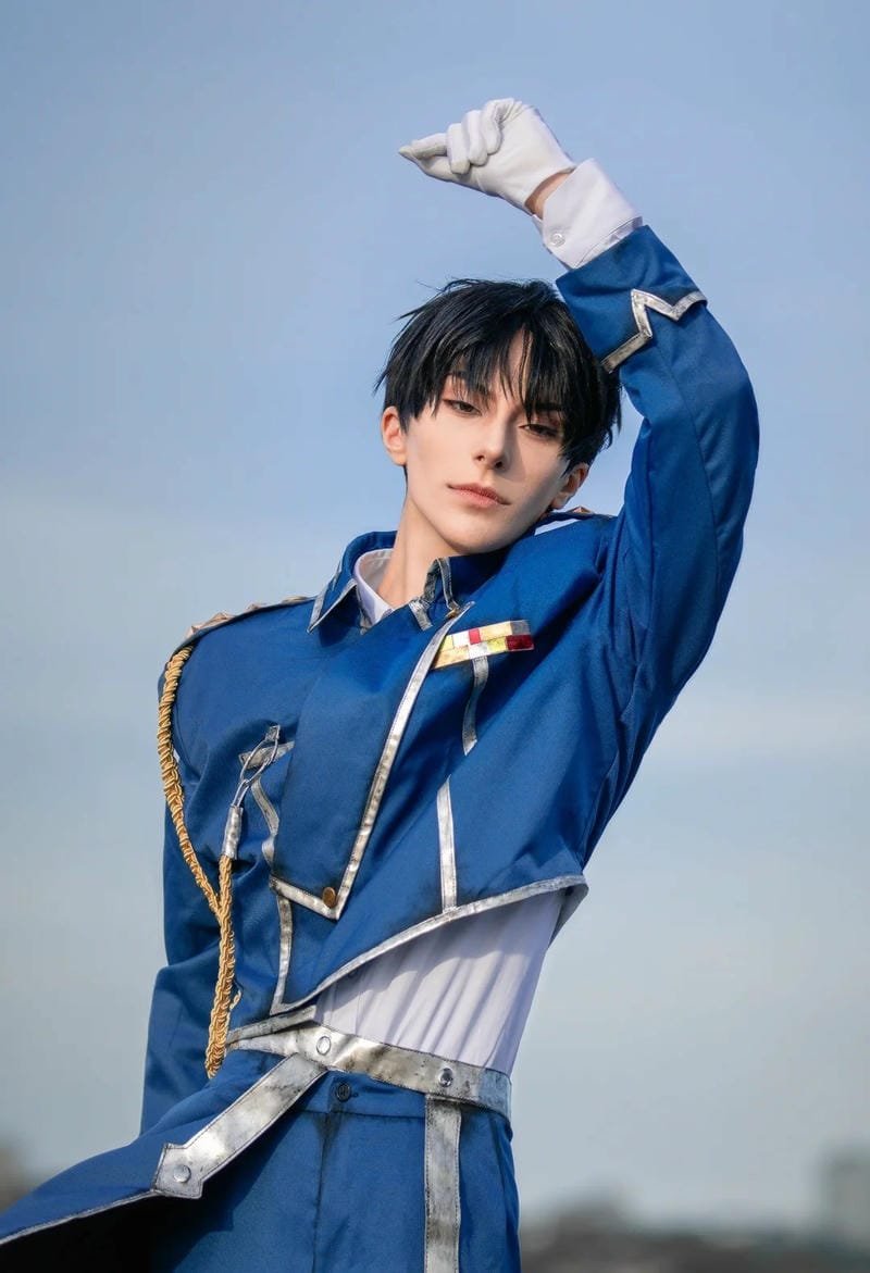 roy mustang cosplay (34) roy mustang cosplay (34)